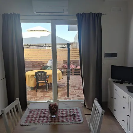 Apartment Mini In Periferia Con Parcheggio Monopoli